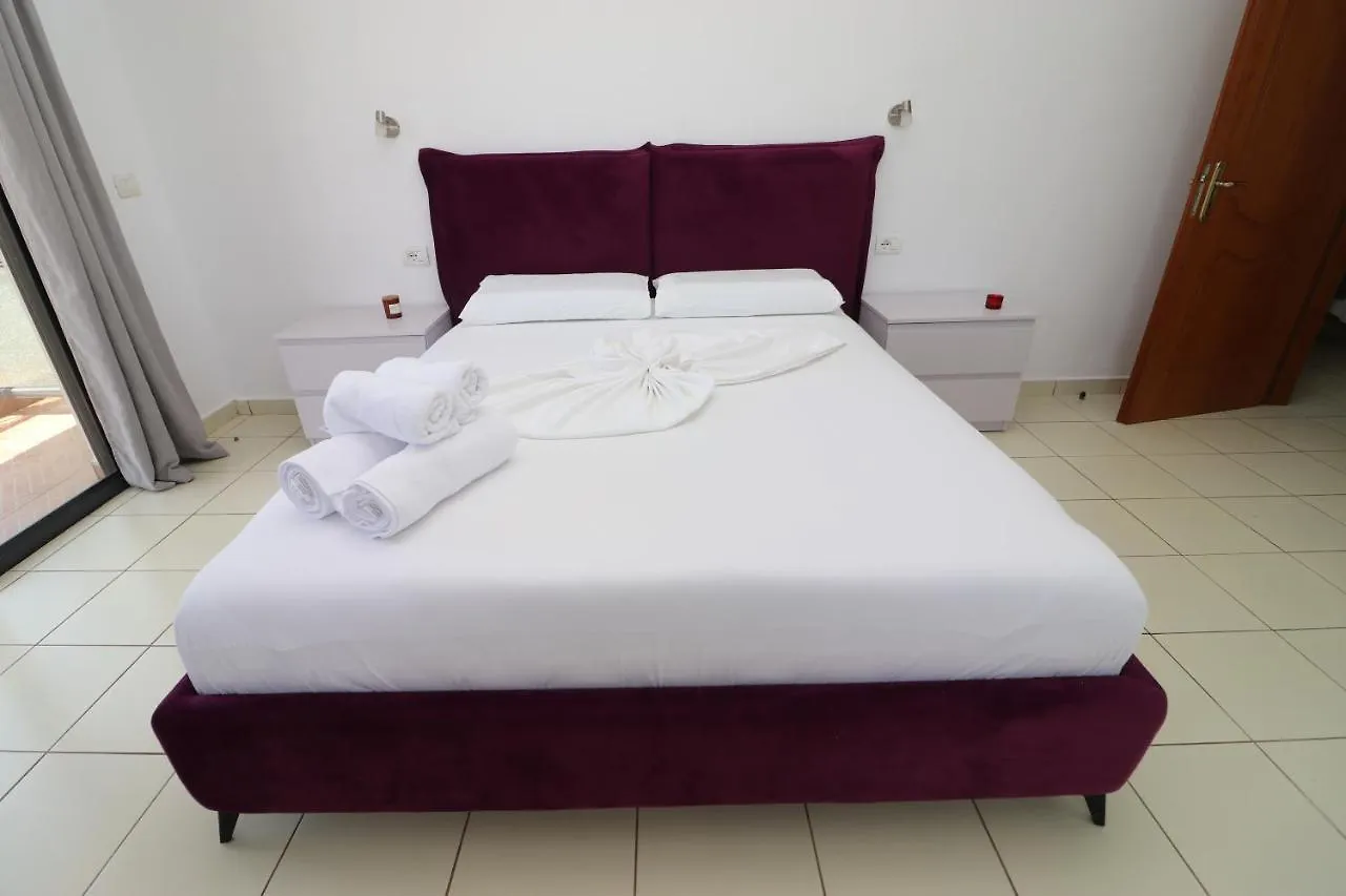 Bora Rooms Himare Aparthotel