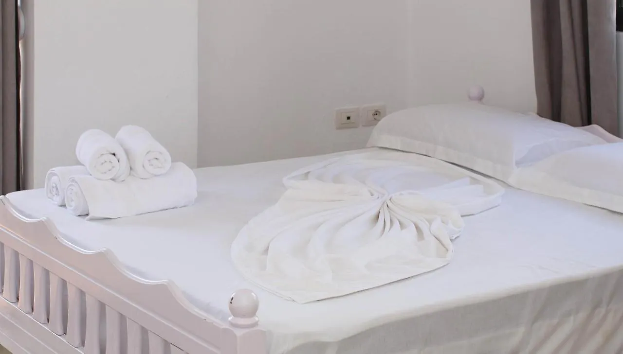 Aparthotel Bora Rooms Himare
