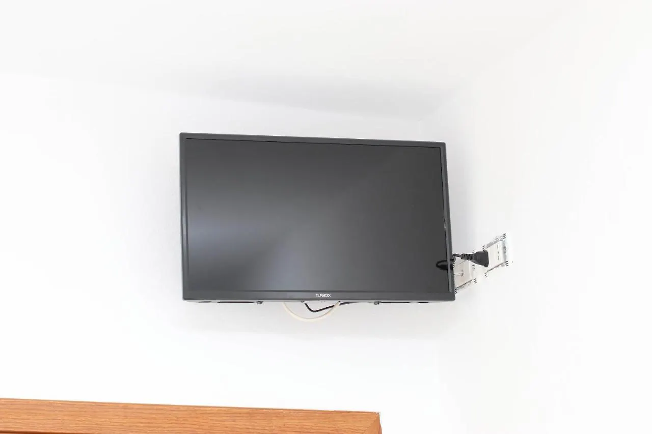 Bora Rooms Химара 0*,