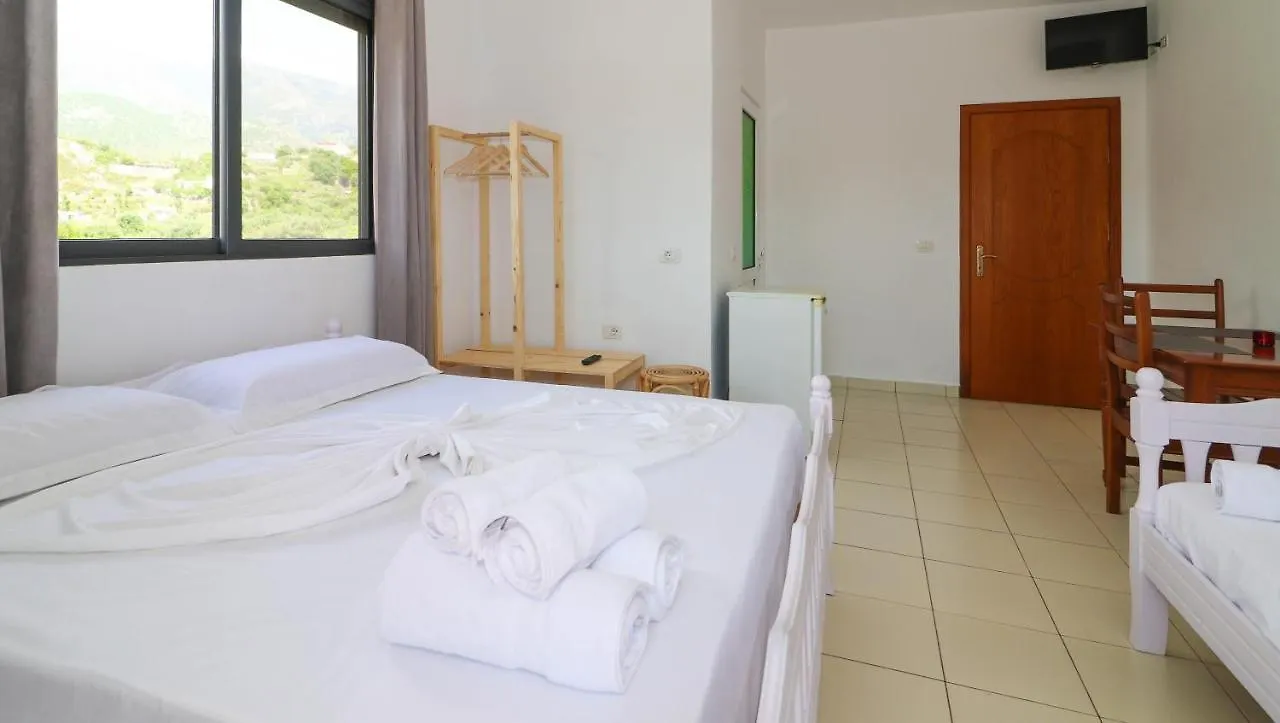 Aparthotel Bora Rooms Himare