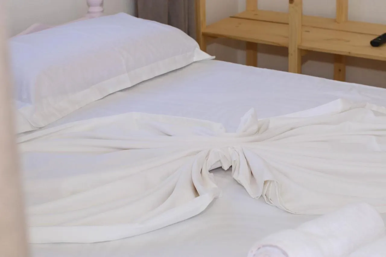 Bora Rooms Himare