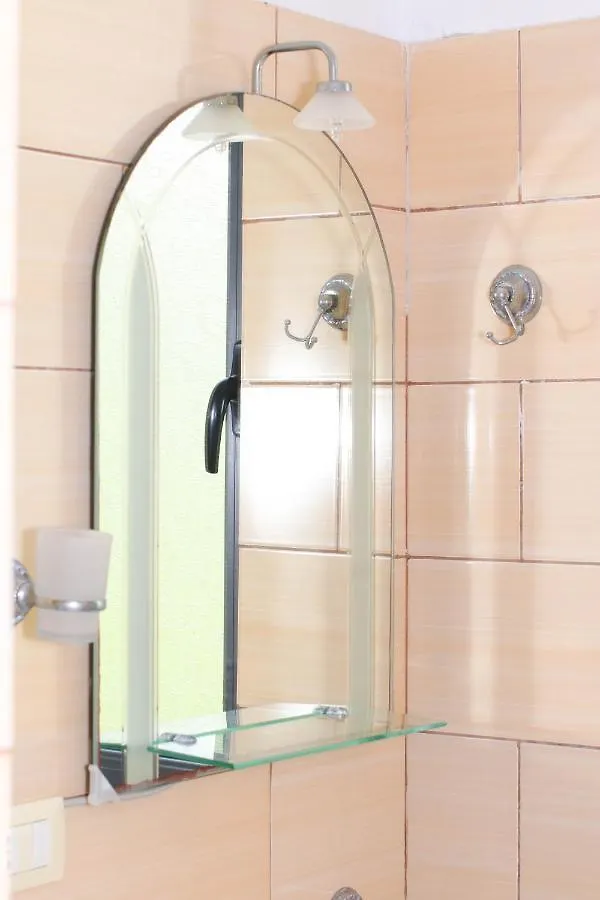 Bora Rooms Himare
