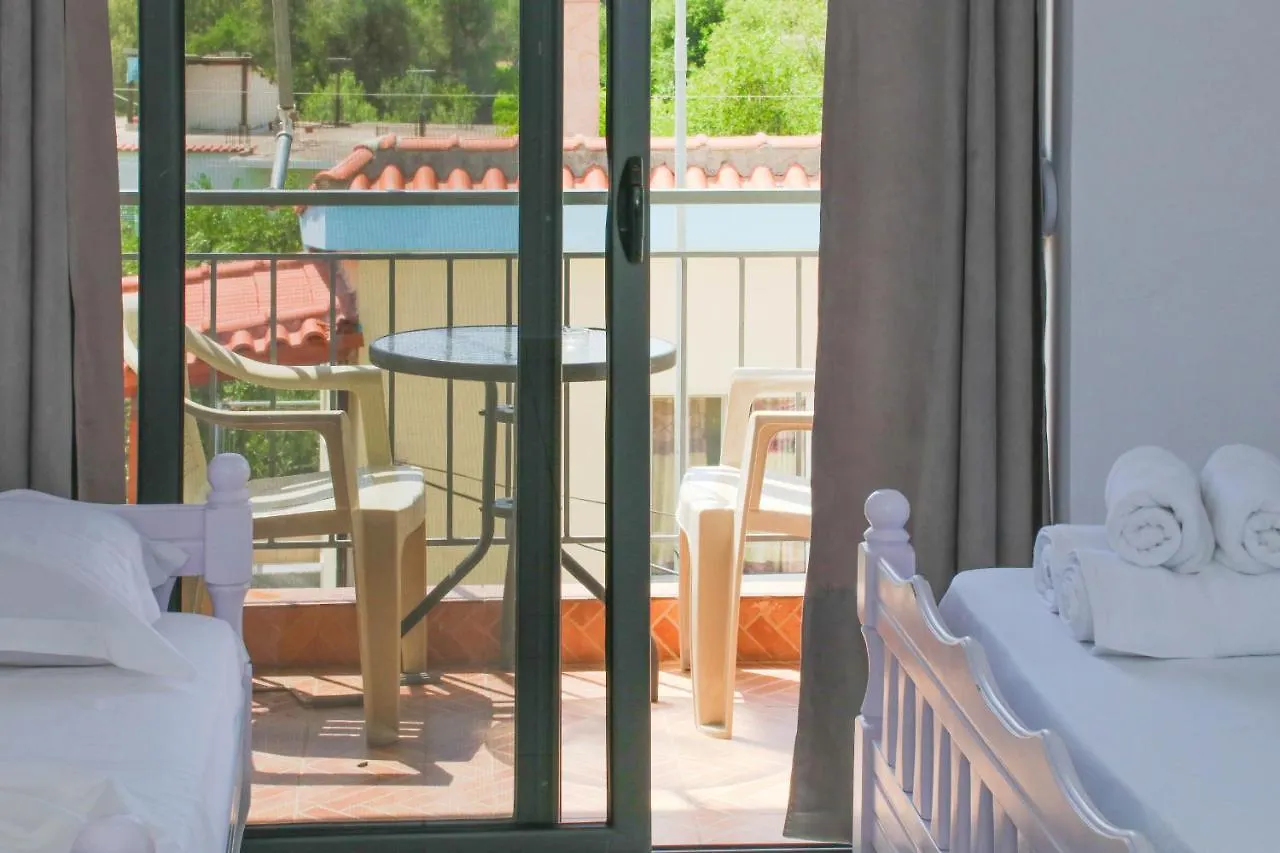 Aparthotel Bora Rooms Himare