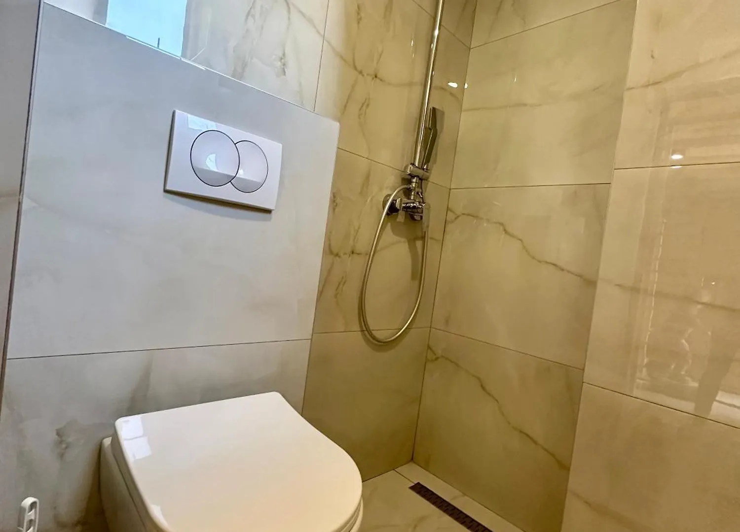 Bora Rooms Himare