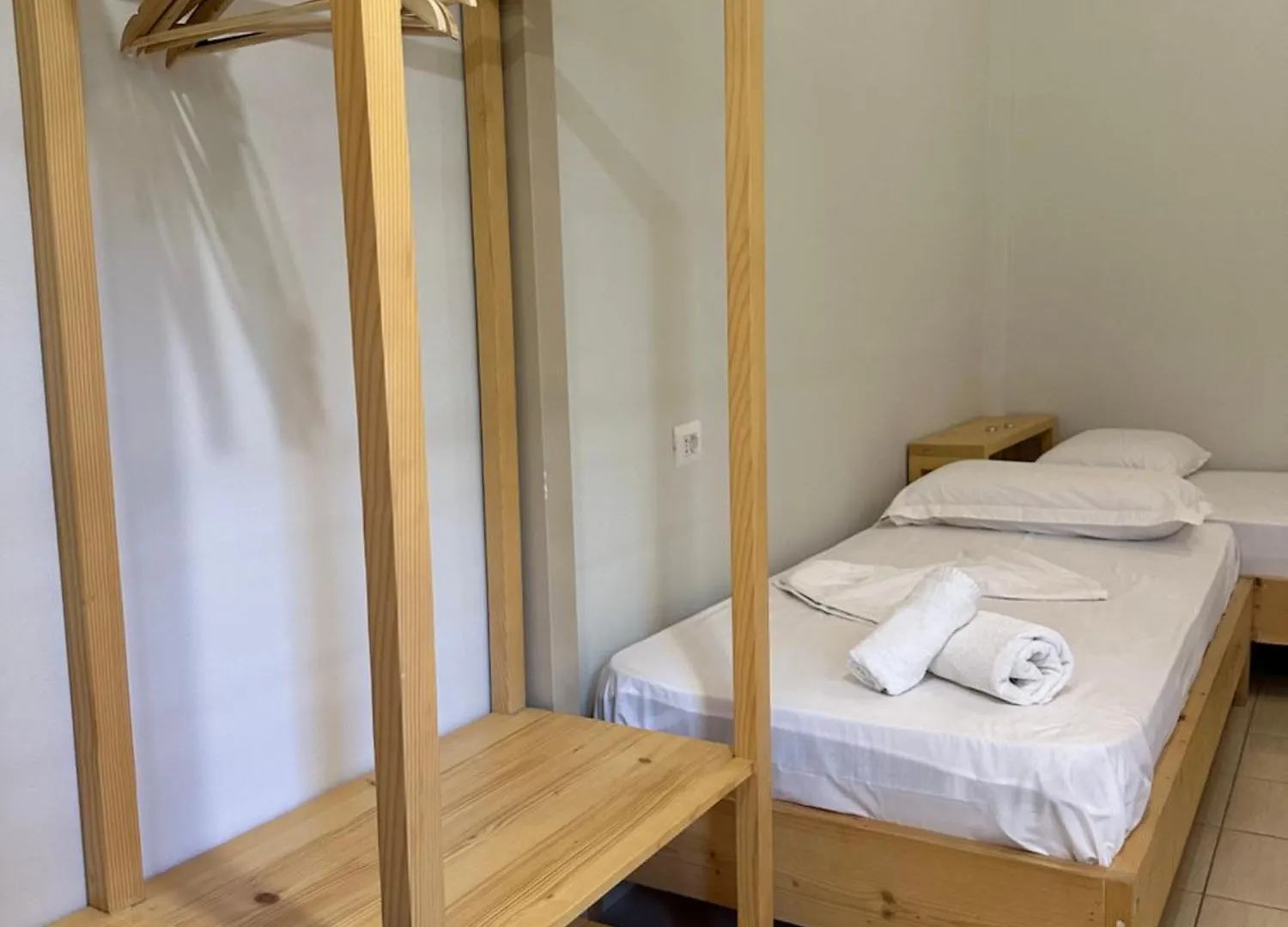 Bora Rooms Himare 0*,  Albania